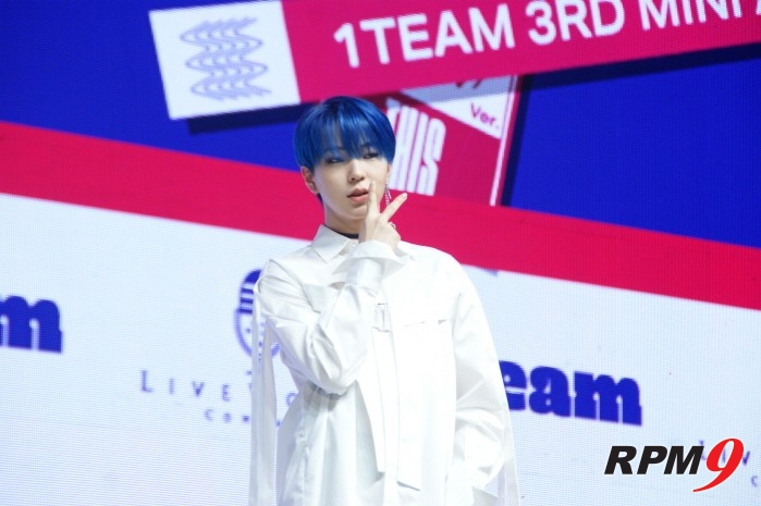 6일 서울 광진구 예스24 라이브홀에서는 1TEAM(원팀) 새 미니앨범 'ONE' 발매기념 쇼케이스가 열렸다. 멤버 정훈. 