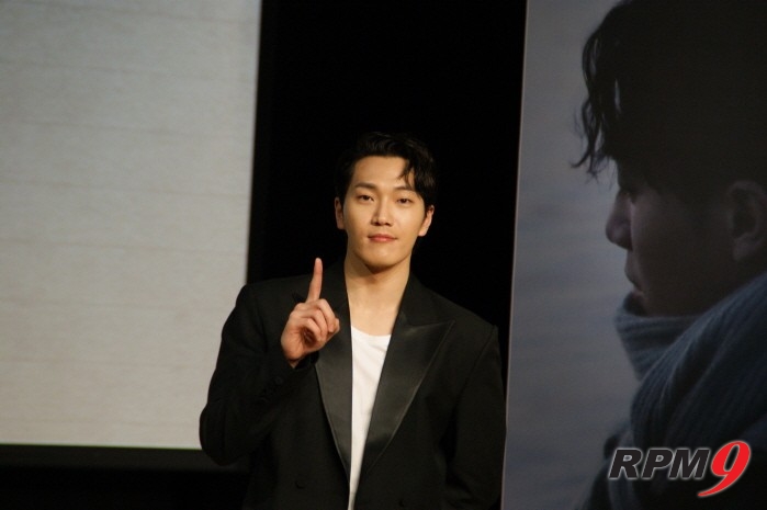 [스테이지리뷰] 김필, '쓸쓸한 그 남자의 덤덤한 겨울 감성산책' (yours, sincerely 음감회 종합)