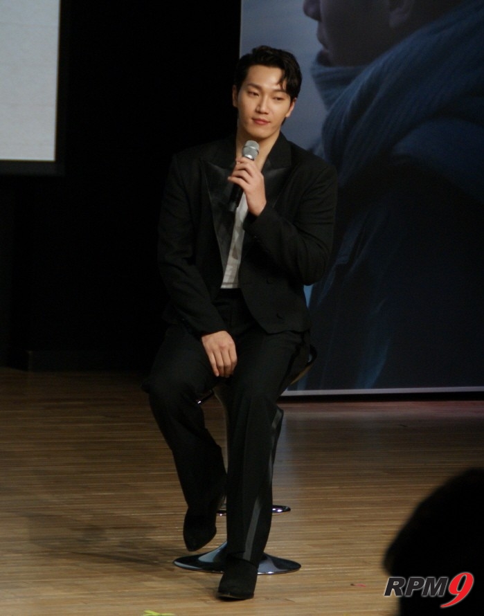 [스테이지리뷰] 김필, '쓸쓸한 그 남자의 덤덤한 겨울 감성산책' (yours, sincerely 음감회 종합)