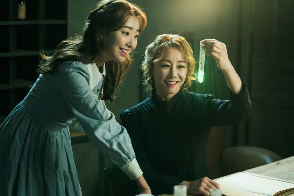‘마리 퀴리’ 공연사진. 사진=라이브 제공