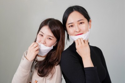 한국콜마, ‘마스크에 안 묻는’ 화장품 개발