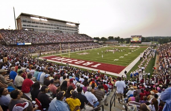 Troy University(한 개의 스피커로 3만석 커버). 사진=미디어하우스 제공