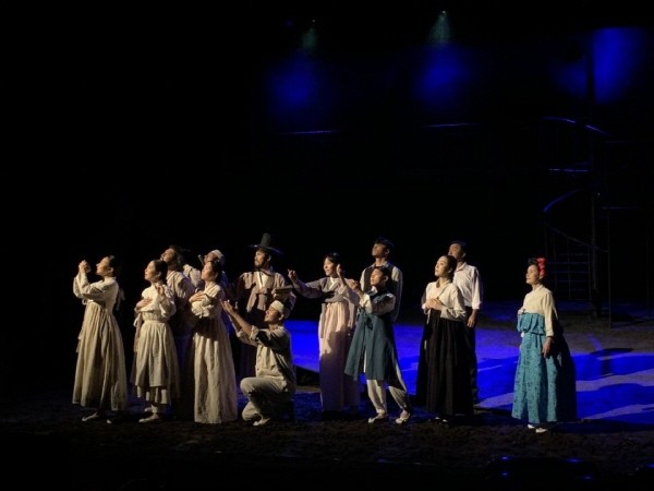 ‘돈데보이’ 공연사진. 사진=극단 유목민 제공