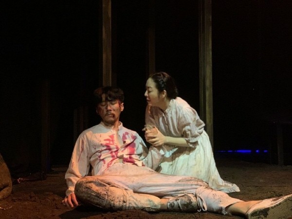 ‘돈데보이’ 공연사진. 사진=극단 유목민 제공