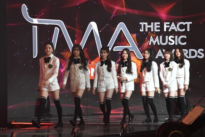 2020 TMA 넥스트리더 상 수상자 위클리. (사진=더팩트 뮤직 어워드 조직위원회 제공)