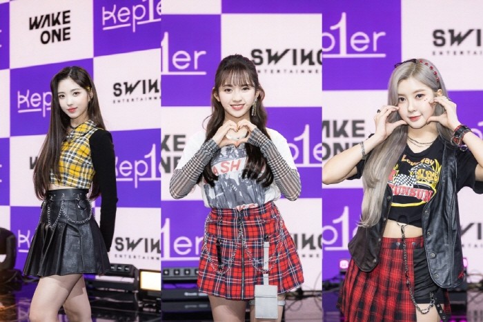 (왼쪽부터) 케플러 강예서, 마시로, 김다연. (사진=웨이크원, 스윙엔터테인먼트 제공)