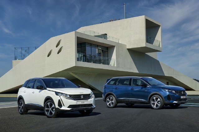 푸조, 3008 · 5008 SUV 가솔린 모델 출시