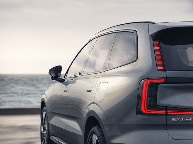 볼보자동차, 순수 전기 SUV ‘EX90’ 공개