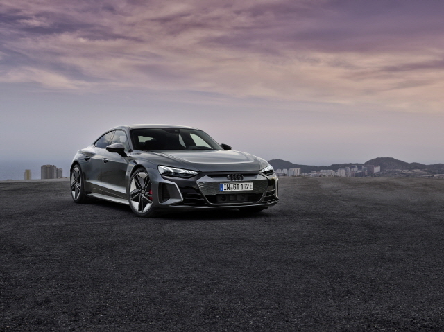 RS e-트론 GT