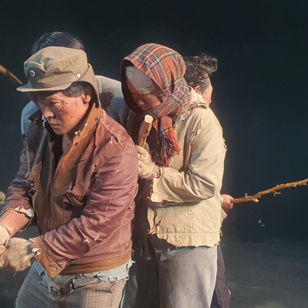 연극 ‘왕초’ 공연사진. 사진=극단 희래단 제공