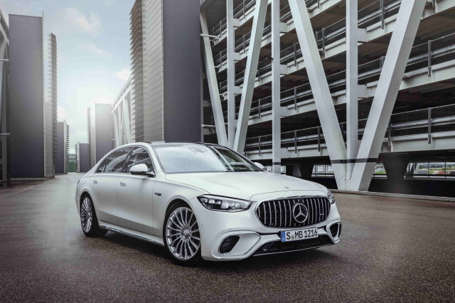 메르세데스-벤츠, '더 뉴 메르세데스-AMG S 63 E 퍼포먼스' 출시
