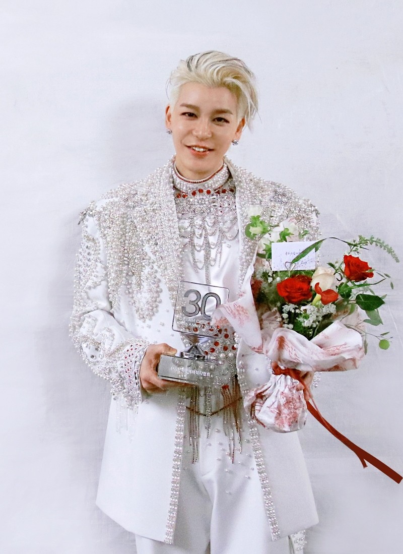 강성훈, '드림콘서트' 최고의 아티스트상 수상…'레전드 입증'
