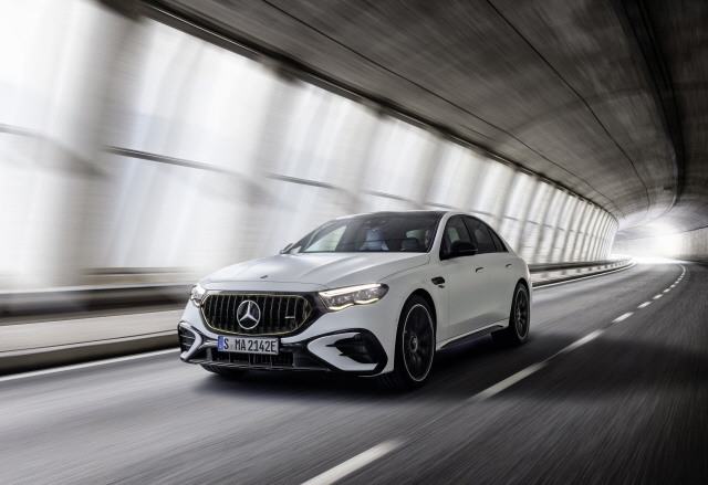 벤츠, '메르세데스-AMG E 53 하이브리드 4MATIC+' 출시