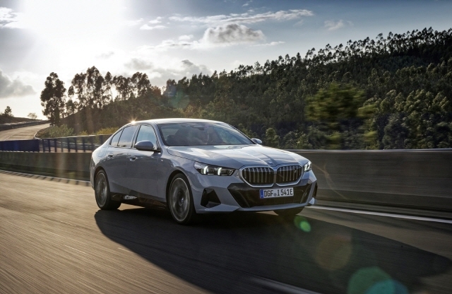 BMW 코리아, 사륜구동 순수전기 세단 '뉴 i5 xDrive40' 공식 출시
