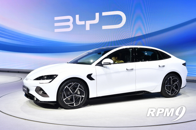 BYD, 서울모빌리티쇼에서 '씰' 공개…예상 가격 4750만원부터