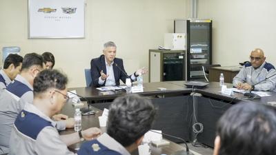 헥터 비자레알 GM 한국사업장 사장, 창원 사업장 방문하며 현장 경영 강화