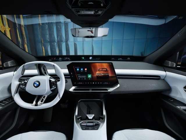 BMW, 첫 번째 노이어 클라쎄 모델 '뉴 iX3' 전 세계 최초 공개