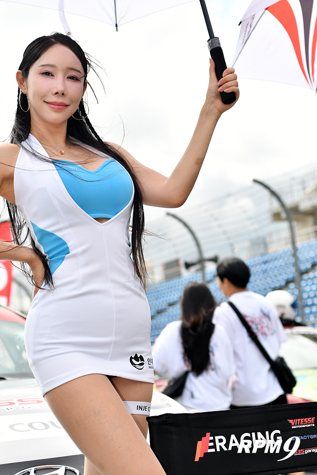 [포토] 매혹의 눈빛, 레이싱모델 정하린