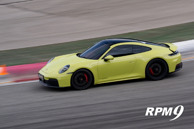 [시승기] 17년 묵은 한(恨)을 품고 달리다 '포르쉐 911 GTS'