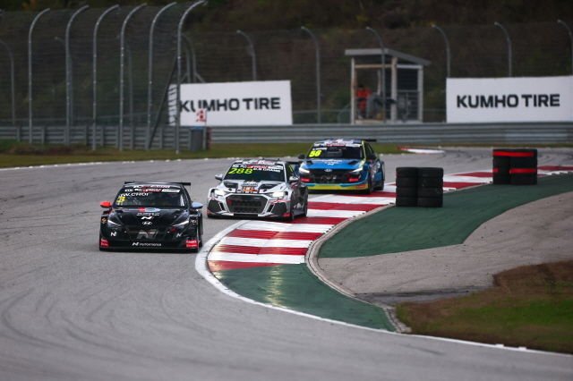 뜨거운 승부 펼쳐진 '금호 FIA TCR 월드 투어 6라운드'