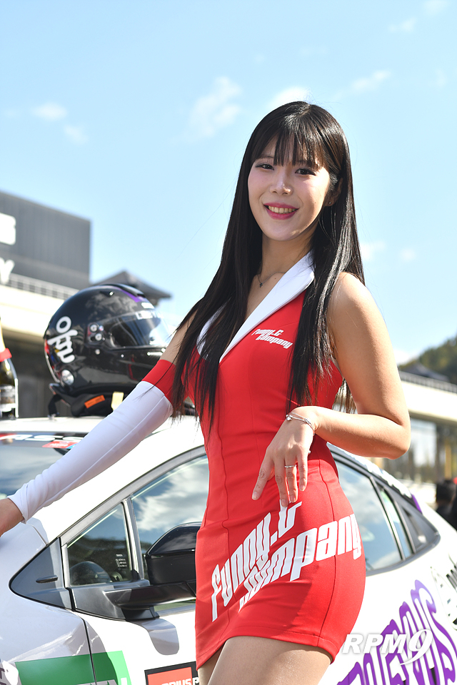 [포토] 퍼니G 소속 뉴 페이스 레이싱모델의 '데뷔전'