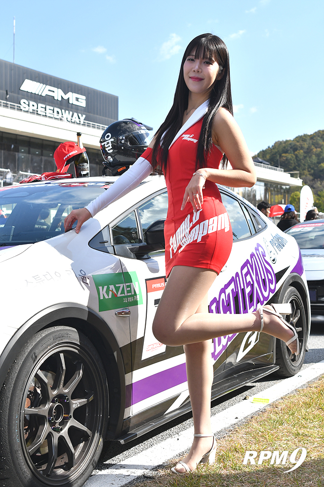 [포토] 퍼니G 소속 뉴 페이스 레이싱모델의 '데뷔전'