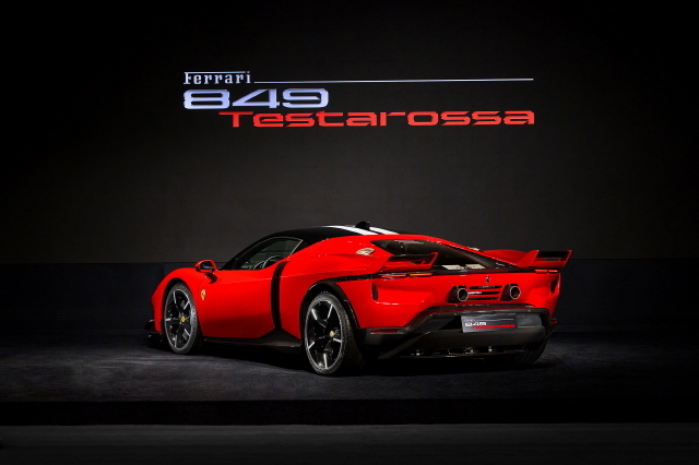 페라리, 1050마력 PHEV 슈퍼카 '849 테스타로사' 국내 공개