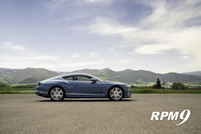 [시승기] 벤틀리 컨티넨탈 GT 아주르, 품격을 말하다