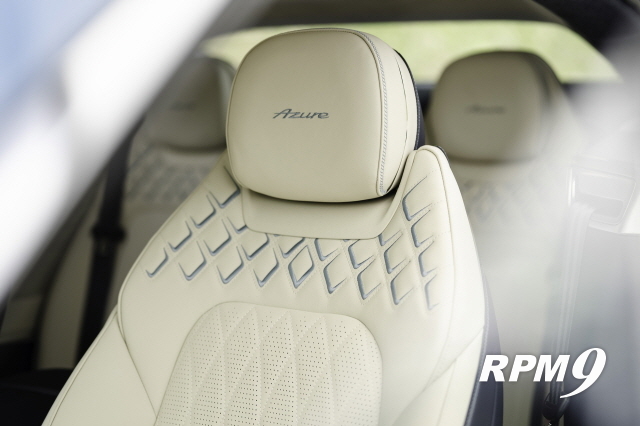 [시승기] 벤틀리 컨티넨탈 GT 아주르, 품격을 말하다