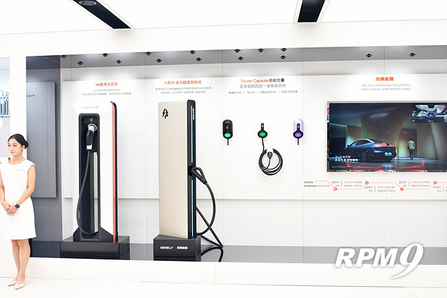 중국 전기차 업체, 충전 속도 놓고 치열한 '각축전'